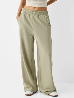 Bershka Pluszowe Spodnie O Kroju Wide Leg Kobieta Khaki