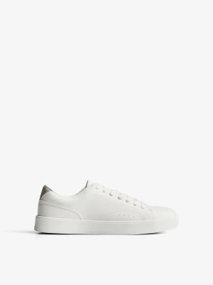 Bershka Podstawowe Buty Sportowe Mężczyzna Biały