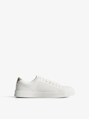 Bershka Podstawowe Buty Sportowe Mężczyzna Biały