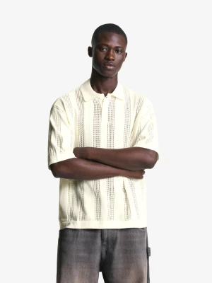 Bershka Polo Strukturalne Z Ażurowym Wzorem Mężczyzna Biały Złamany