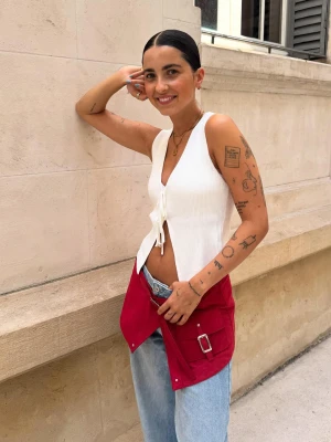 Bershka Prążkowana Kamizelka Z Wiązaniem Kobieta Biały