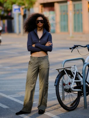 Bershka Proste Spodnie Cargo Kobieta Khaki