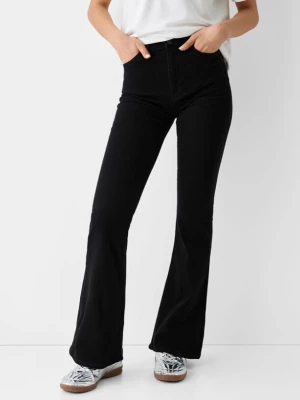 Bershka Rozszerzane Spodnie Jeansowe Kobieta Czarny