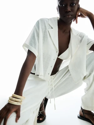 Bershka Rustykalna Koszula Z Fakturą I Krótkim Rękawem Kobieta Biały