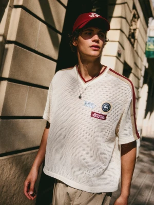 Zdjęcie produktu Bershka Rustykalna Koszulka Z Siateczki Mężczyzna Biały Złamany