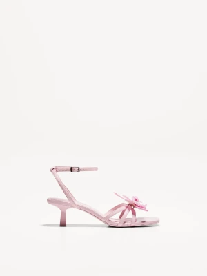 Bershka Sandały Na Obcasie Typu Kaczuszka Z Paseczków Kobieta Różowy