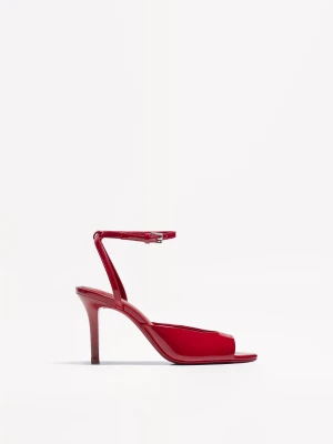 Bershka Sandały Na Obcasie Z Rozcięciem I Paskiem Kobieta Czerwony