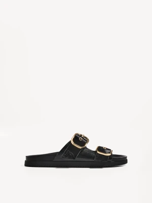 Bershka Sandały Na Płaskiej Podeszwie Z Klamrami Kobieta Czarny