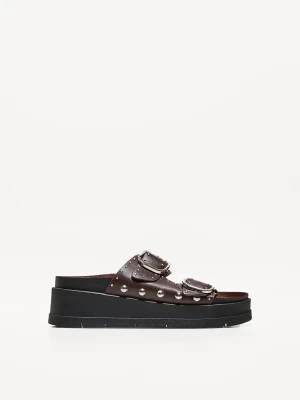 Bershka Sandały Na Platformie Ze Sprzączką I Ozdobnymi Ćwiekami Kobieta Brązowy