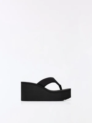 Bershka Sandały Thong Na Obcasie I Platformie Kobieta Czarny