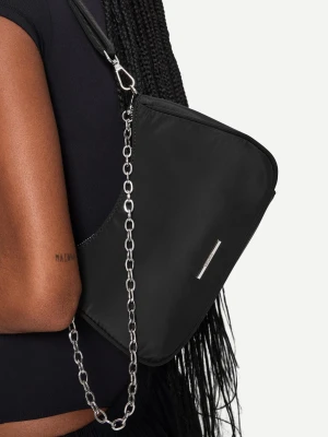 Bershka Satynowa Torebka Na Ramię Multi-Way Z Łańcuszkiem Kobieta Czarny