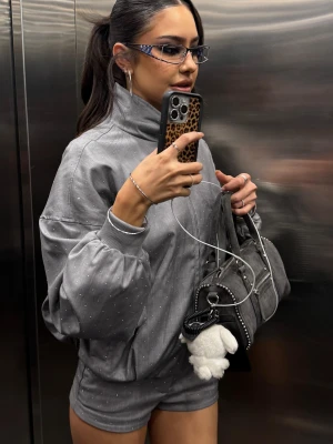 Bershka Shorty Mini Ze Strassem Kobieta Szary