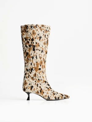 Bershka Skórzane Kozaki Na Obcasie Ze Zwierzęcym Nadrukiem Kobieta Kombinowany