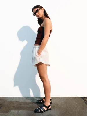 Bershka Spodenki W Rustykalnym Stylu Kobieta Wielbłądzi