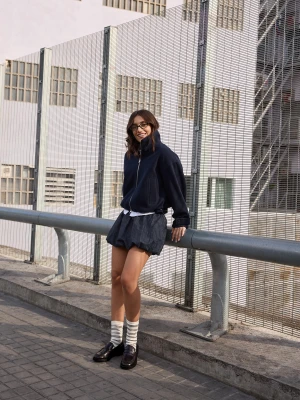 Bershka Spódnica Jeansowa Mini O Balonowym Kroju Kobieta Granatowy