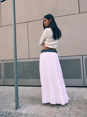 Bershka Spódnica Midi W Rustykalnym Stylu Kobieta Biały