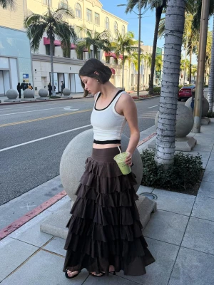 Bershka Spódnica Midi Z Falbanami W Stylu Rustykalnym Kobieta Ciemnoszary