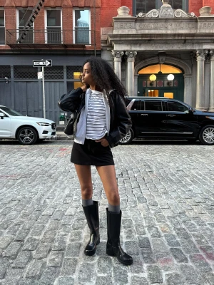 Bershka Spódnica Mini Garniturowa Kobieta Czarny