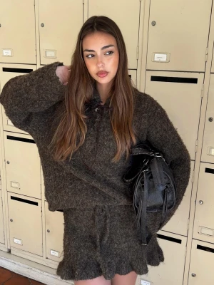 Bershka Spódnica Mini Z Falbanką I Kokardą Kobieta Xs-S Brązowy