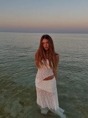 Bershka Spódnica Średniej Długości Z Koronki Kobieta Biały Złamany