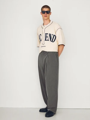 Bershka Spodnie Baggy Z Zakładkami Mężczyzna Szary