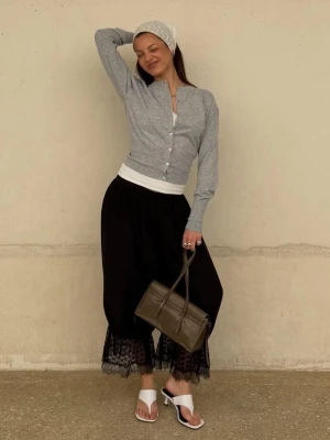 Bershka Spodnie Bombki Z Koronką Kobieta Czarny