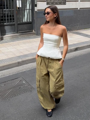 Bershka Spodnie Cargo Kobieta Khaki
