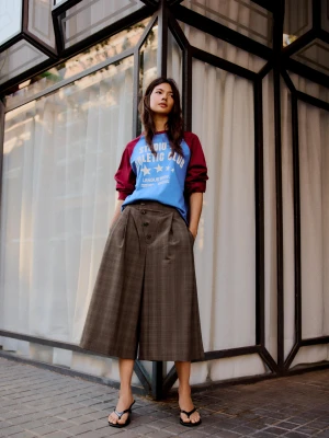 Bershka Spodnie Culotte Typu Bermudy Z Zapięciem Na Zakładkę Kobieta Brązowy