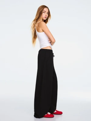 Bershka Spodnie Dresowe Barrel Ze Stoperami Kobieta Czarny