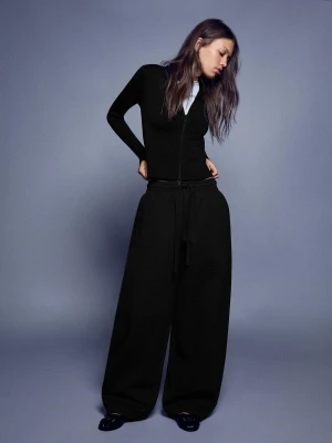 Bershka Spodnie Dresowe Barrel Ze Stoperami Kobieta Czarny