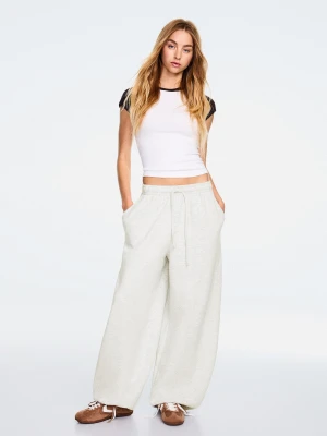Bershka Spodnie Dresowe Barrel Ze Stoperami Kobieta Szary