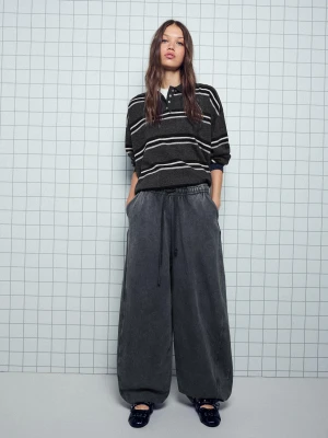 Bershka Spodnie Dresowe Barrel Ze Stoperami Kobieta Szary
