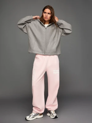 Bershka Spodnie Dresowe Jogger Z Nadrukiem Kobieta Różowy