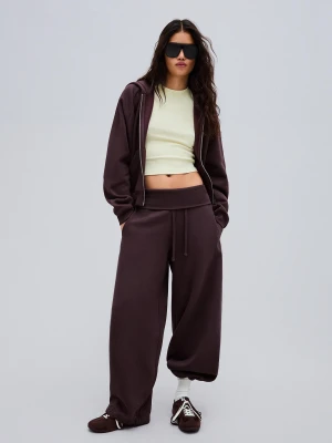 Bershka Spodnie Dresowe O Kroju Barrel Kobieta Fioletowy