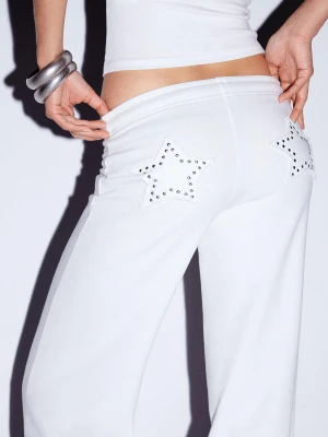 Bershka Spodnie Dresowe Z Ćwiekami Kobieta Biały Złamany