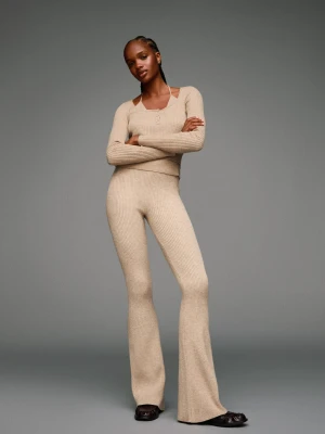 Bershka Spodnie Dzianinowe Z Szerokimi Nogawkami Kobieta Piaskowy
