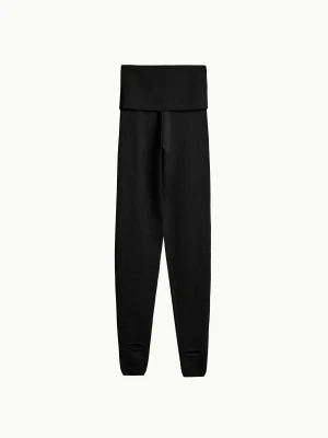 Bershka Spodnie Fuseaux Kobieta Czarny