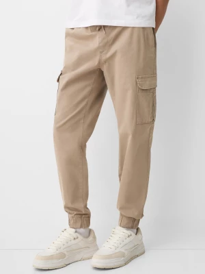 Bershka Spodnie Jogger Cargo Mężczyzna Wielbłądzi