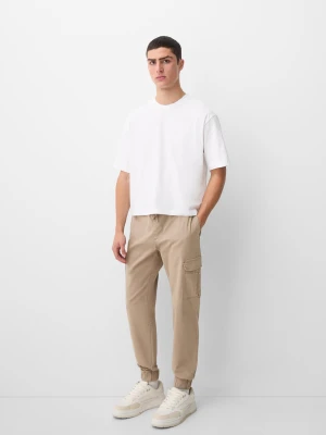 Bershka Spodnie Jogger Cargo Mężczyzna Wielbłądzi