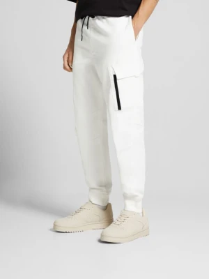 Bershka Spodnie Jogger Cargo Slim Mężczyzna Biały