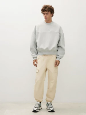 Bershka Spodnie Jogger O Kroju Slim Cargo Mężczyzna Piaskowy