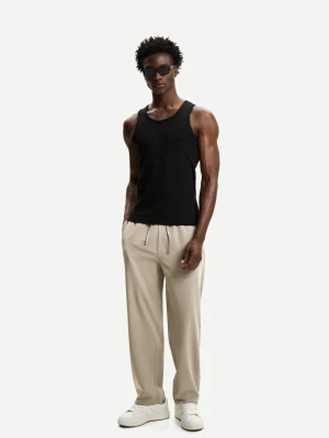 Bershka Spodnie Jogger O Kroju Straight Tailoring Mężczyzna Ciemnobeżowy