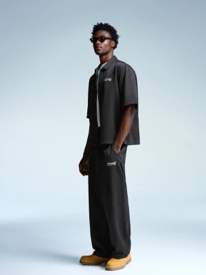 Bershka Spodnie Jogger Supper O Kroju Baggy Mężczyzna Czarny