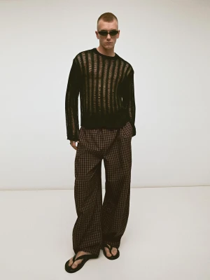 Bershka Spodnie Jogger W Kratę Mężczyzna Czarny