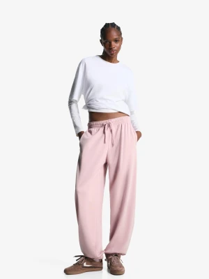 Bershka Spodnie Jogger Z Dzianiny Dresowej Kobieta Różowy