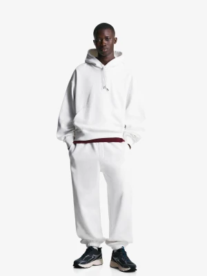 Bershka Spodnie Jogger Z Dzianiny Dresowej Mężczyzna Biały