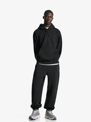 Bershka Spodnie Jogger Z Dzianiny Dresowej Mężczyzna Czarny