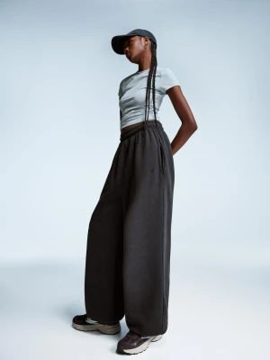 Bershka Spodnie Jogger Z Dzianiny Dresowej Ze Stoperami Kobieta Ciemnoszary