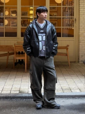 Bershka Spodnie O Kroju Baggy Cargo Mężczyzna Szary