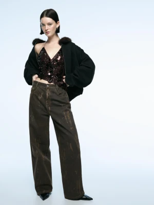 Bershka Spodnie O Kroju Baggy Z Nadrukiem Kobieta Khaki